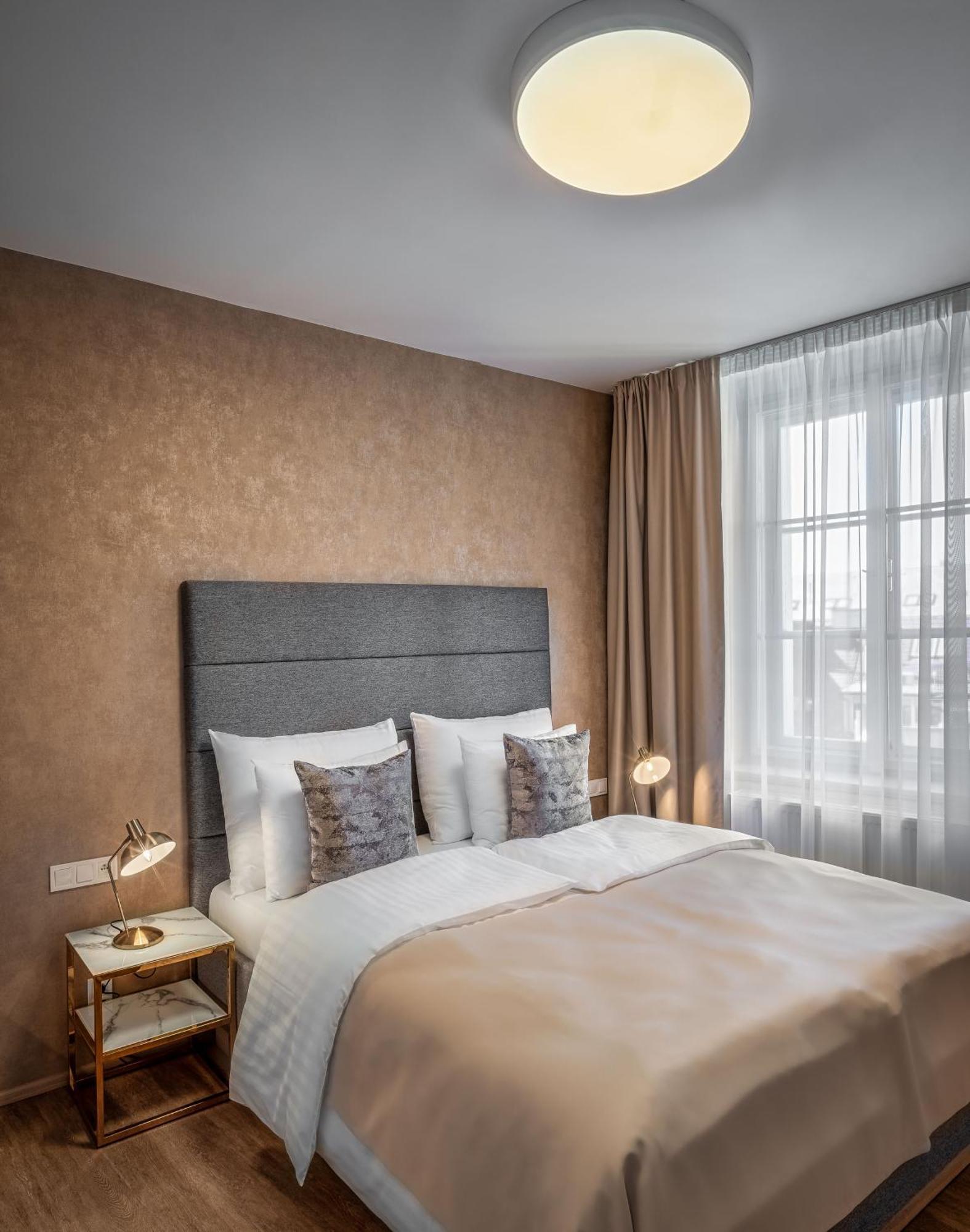 Theatre 9 Apartments By Adrez ปราก ภายนอก รูปภาพ